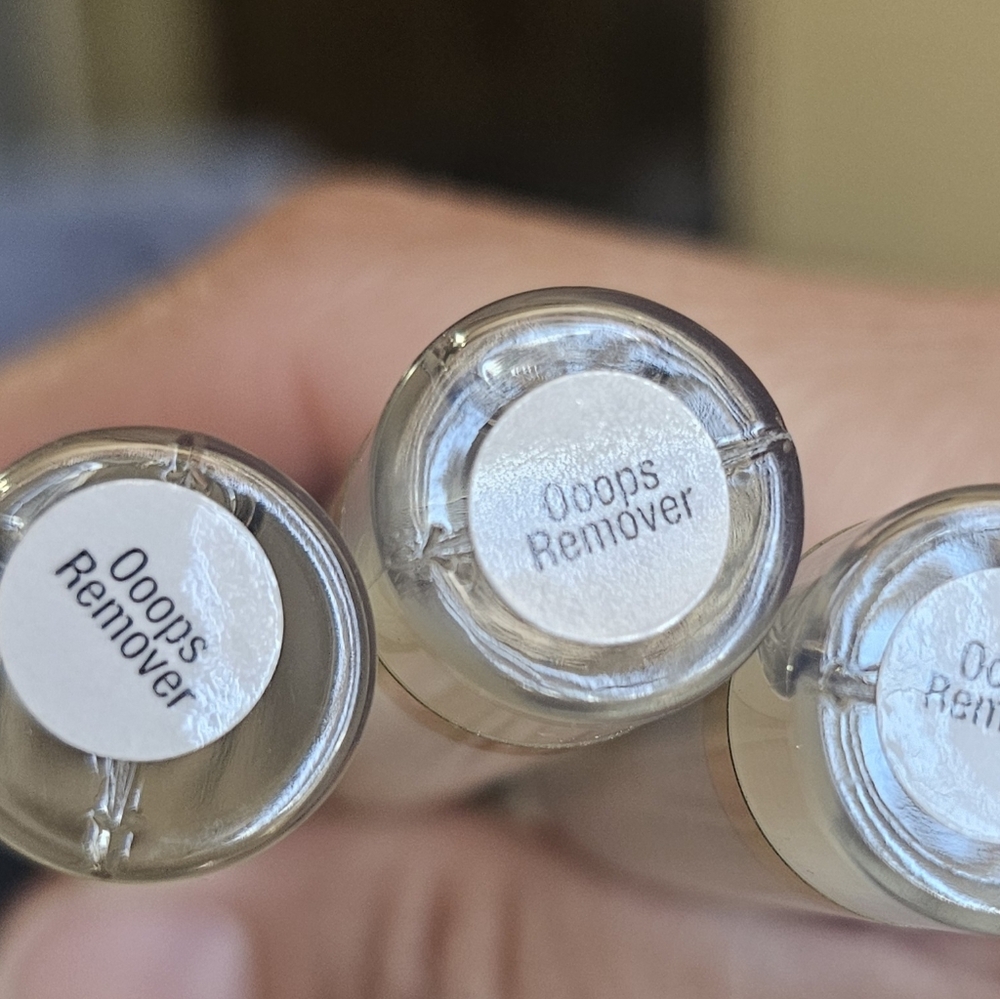 Qty 3 Senegence Lipsense Oops Remover New!!